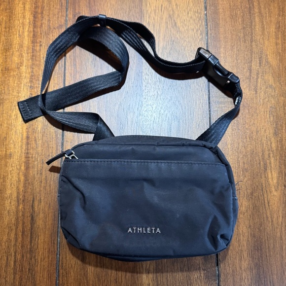 Athleta Handbags - Athleta All About‎ Crossbody Belt Bag Black